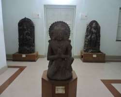 While visiting the museum, you have the opportunity to have a look at some great objects like terracotta plaques, calligraphic inscription tablets, an